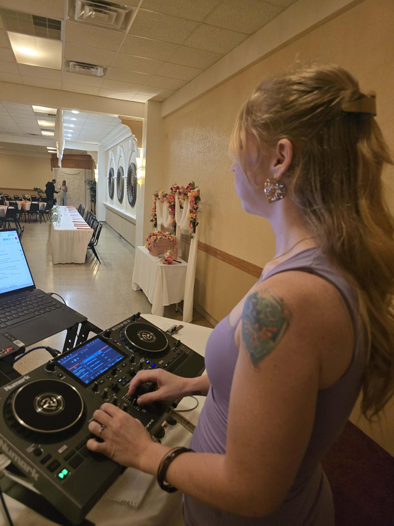Lakeland Cabaret DJ performing at a wedding